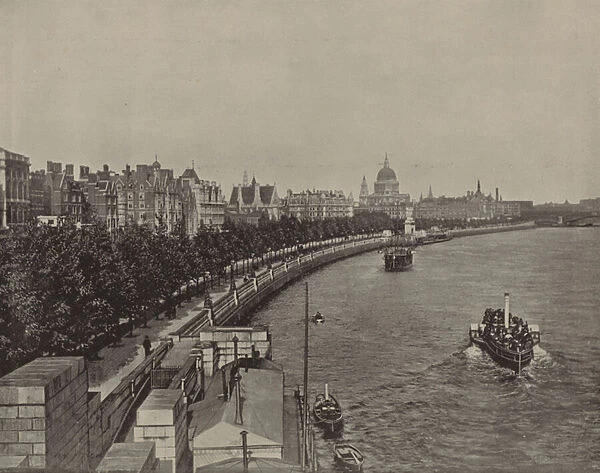 The Victoria Embankment (b  /  w photo)