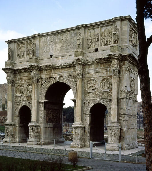 View of the Arch of Constantine from the south (photo)