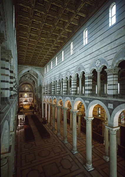 View of the central nave of the Cathedrale (Duomo di Santa Maria Assunta di Pisa