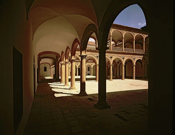 View of the gallery of the inner courtyards of the hospital, designed by Bartolome Bustamante (c.1499-1570) (photo)