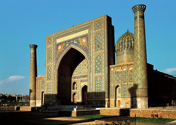 View of the Shirdor Madrasa, Uzbekistan
