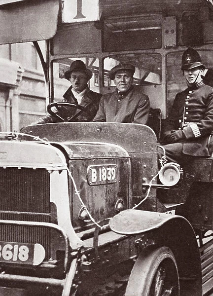 Volunteer transport and their police protection, May 1926 (b  /  w photo)