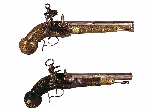 Weapon: pistols from the beginning of 18th century (photo)