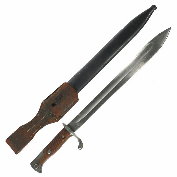 WW1, German 'Butcher Knife' style bayonet with scabbard