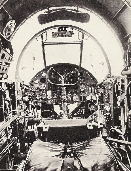 WW2: The instrument panel of a Hampden bomber (b / w photo)