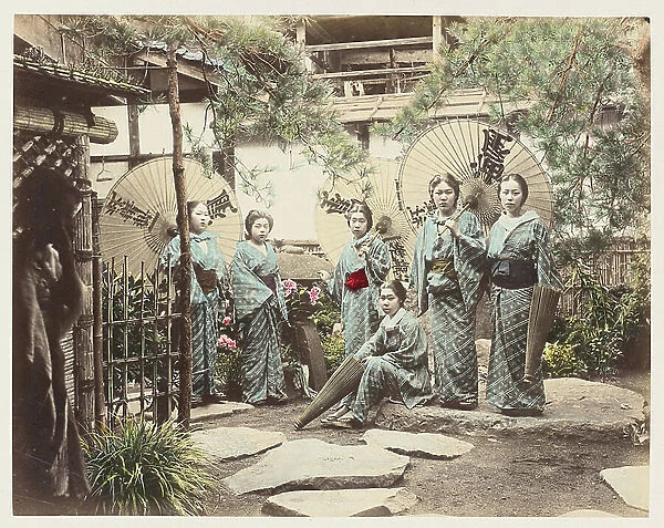 Young girls working in the house - Tea house girls - Japan 1880-1910 - Hand coloured photo