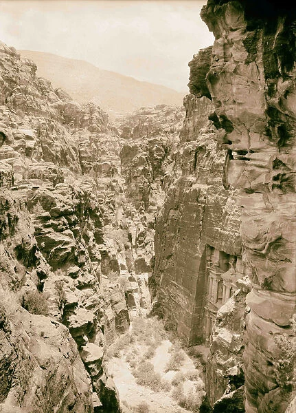 Petra Khazne ravine N. E Closer 1940 Jordan Extinct city