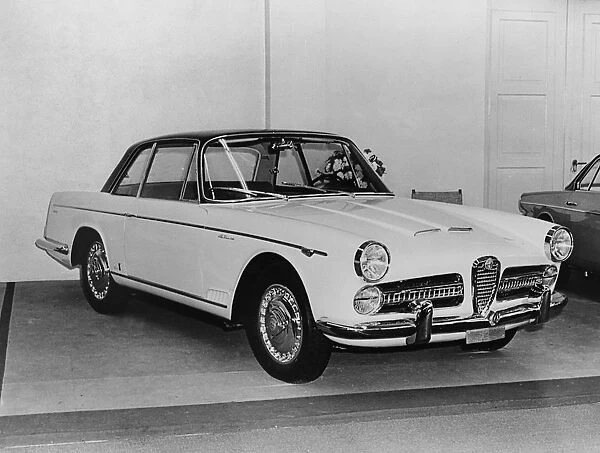 1959 Alfa Romeo 2000 Vignale. Creator: Unknown