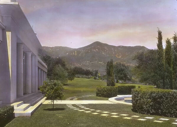 'Arcady, ' George Owen Knapp house, Sycamore Canyon Road, Montecito, California, 1917. Creator: Frances Benjamin Johnston. 'Arcady, ' George Owen Knapp house, Sycamore Canyon Road, Montecito, California, 1917