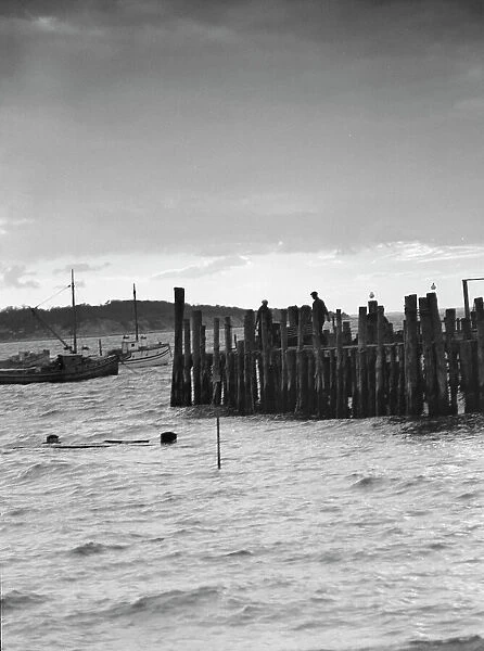 Beach scene, East Hampton, Long Island, between 1933 and 1942. Creator: Arnold Genthe
