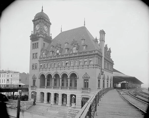C. and O. Ry. station, Richmond, Va. between 1900 and 1905. Creator: Unknown