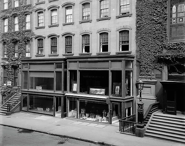 Detroit Publishing Co. West Thirty-seventh Street, New York Branch, New York, N.Y. c1905-1915. Creator: Unknown
