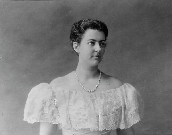 Frances F. Cleveland, February 1897. Creator: Frances Benjamin Johnston