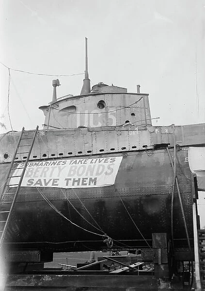 German U-Boat in N.Y. 25 Oct 1917. Creator: Bain News Service