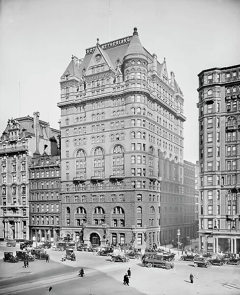 Hotel Netherland, New York, N.Y. between 1905 and 1915. Creator: Unknown