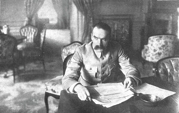 La Nouvelle Europe; la republique Polonaise; Le general Pilsudski, qui chassa les Allemands...1918 Creator: Unknown