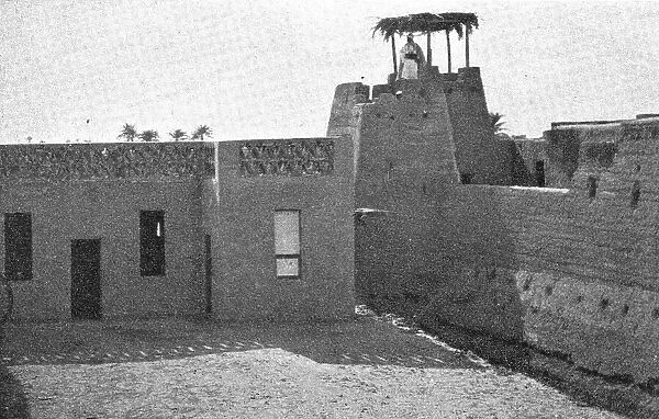 La patio d'un indigene riche de l'Adrar; L'Ouest Africain, 1914. Creator: Unknown