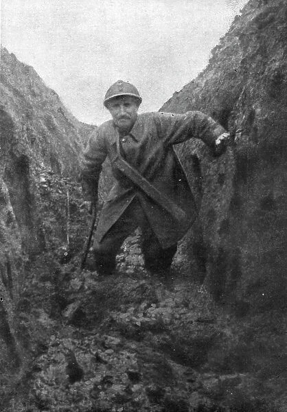 L'annee De Verdun; Un Autre Hiver, Les miseres du soldat: un mauvais boyau en Artois, 1915 (1924) Creator: Unknown