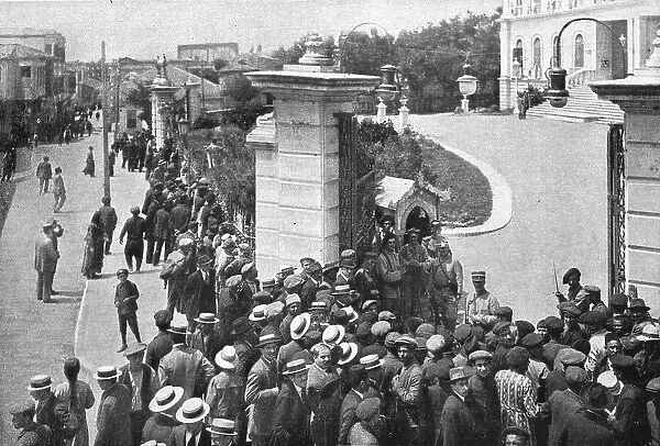 Les evenements d'orient; Le 3 juin 1916, l'etat de siege est proclame a Salonique: des soldats et de Creator: Unknown