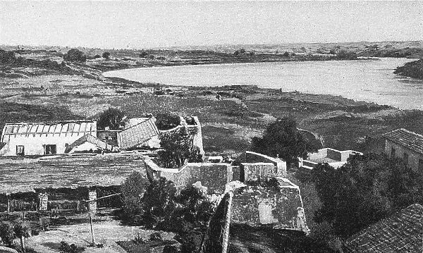 Les restes de l'ancien fort de Medine Pres de Kayes; L'Ouest Africain, 1914. Creator: Unknown