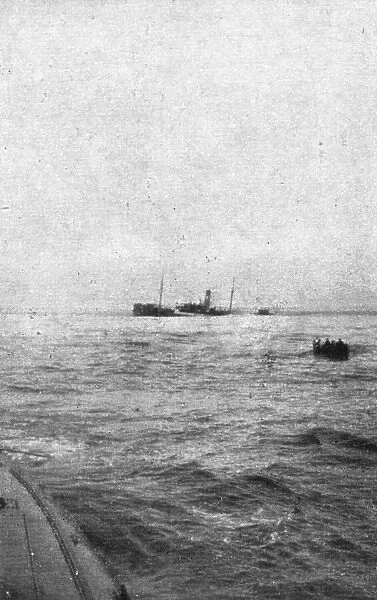 Les sous-marins allemands a l'Oeuvre; Un cargo coule: l'equipage est abandonne dans un canot, 1918 Creator: Unknown