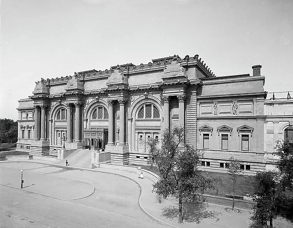 Metropolitan Museum of Art, New York, N.Y. c.between 1900 and 1910. Creator: Unknown