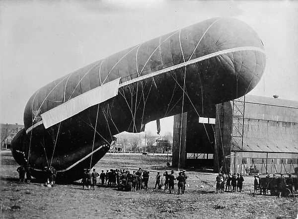 Observation balloon, U.S.A. 9 Dec 1917. Creator: Bain News Service