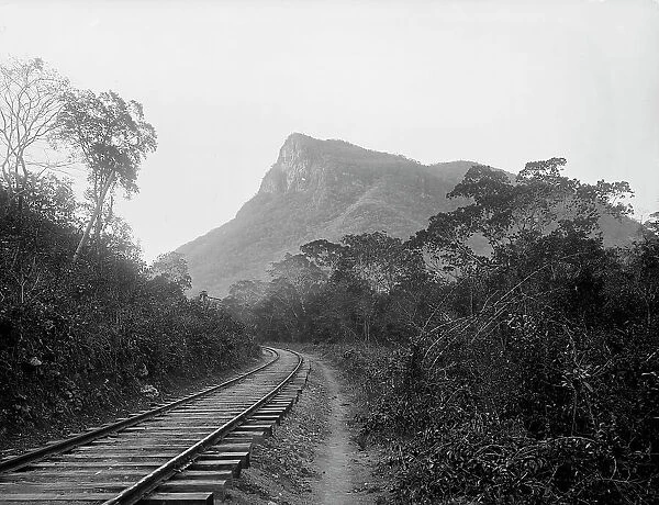 Sierra del Abra, between 1880 and 1897. Creator: William H. Jackson