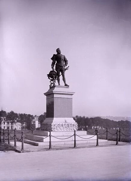 Statue of Francis Drake at Plymouth in Devon, late 19th-early 20th century. Creator: Unknown