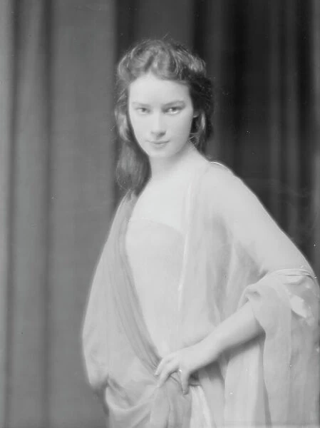 Steurer, Anita, Miss, portrait photograph, 1915 Mar. Creator: Arnold Genthe