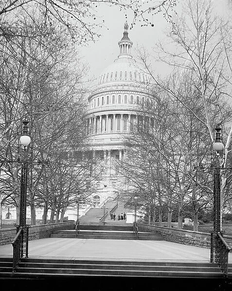 The United States Capitol, near view from south west, Washington, D.C. 1902. Creator: Unknown