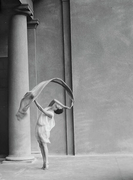 University of California at Berkeley dancers, 1927 Creator: Arnold Genthe