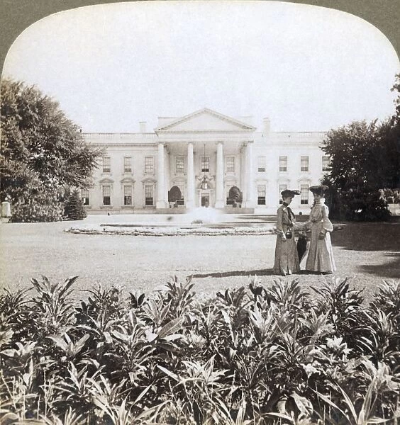 The White House, the historic residence of the Nations Chief - north front-Washington, D