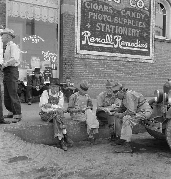 Williamette Valley hop farmers in town hold their political forum on... Independence, Oregon, 1939. Creator: Dorothea Lange