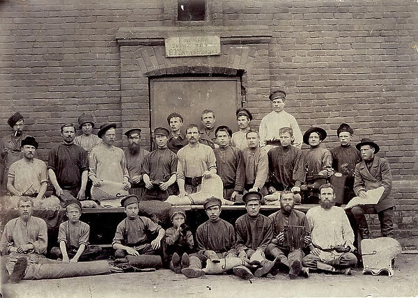 Workers of the rolling workshop V.U. Baraboshkina, 1915. Creator: Unknown