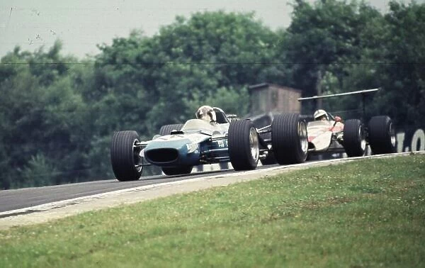 Jackie Stewart leads John Surtees British Grand Prix, Brands Hatch, 20th July 1968, Rd 7 World LAT Photographic Tel: +44 (0) 181 251 3000 Fax: +44 (0) 181 251 3001 Ref: 68 GB 149