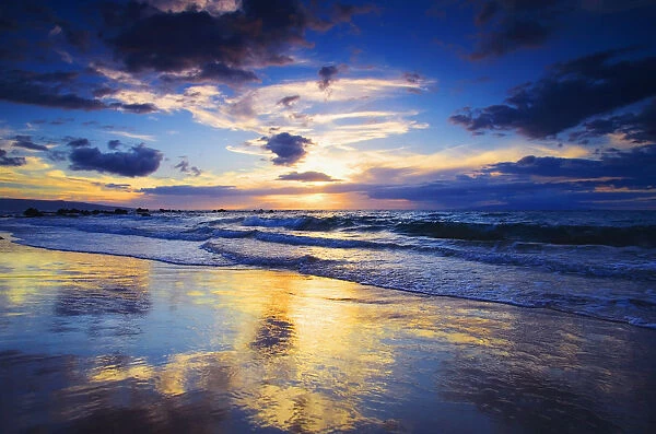 USA, Hawaii, Maui, Sunset At Mokapu Beach; Wailea
