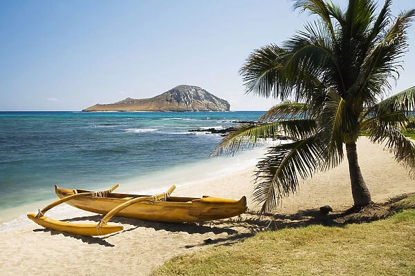 USA, Hawaii, Oahu, East Shore Rabbit Island and Koa Canoe; Waikiki