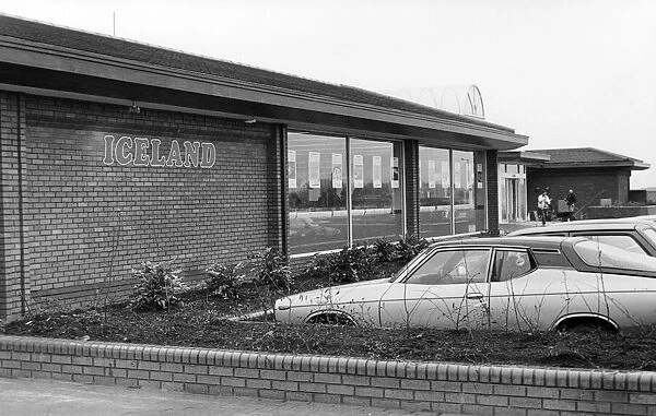 Iceland supermarket The Parkway Centre in Coulby Newham, Middlesbrough. 18th April 1986
