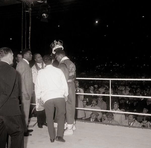 Non-title heavyweight fight between American Cassius Clay