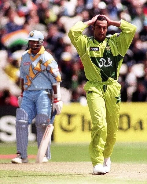 Pakistan Bowler Shoaib Akhtar June 1999 India v Pakistan World Cup super