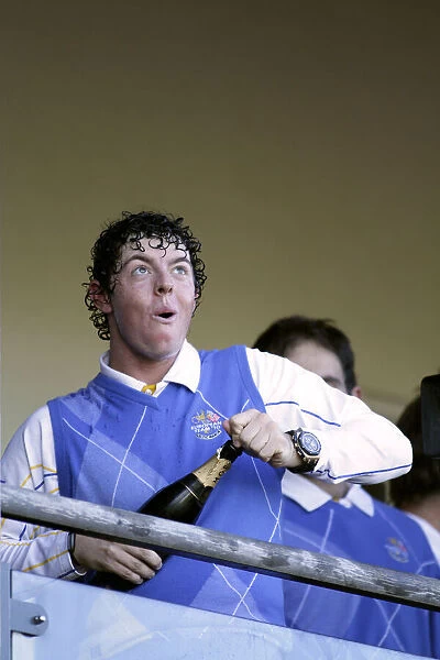 Rory Mcilroy Can T Open The Champagne