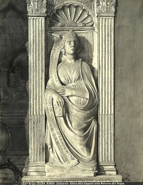 Bas relief portraying a Sibyl, work by Agostino di Duccio and helpers. Madonna dell'Acqua Chapel, Malatesta Temple, Rimini