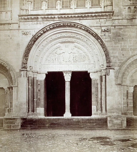 Entrance portal to the narthex of the Abbey-Church of la Madeleine, in Vzelay, in Burgundy