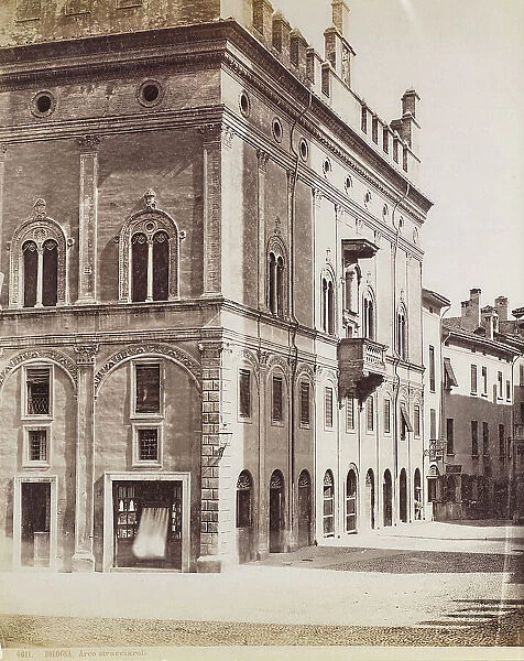 Palazzo Malaguti formerly Palazzo dei Drappieri or Strazzaroli