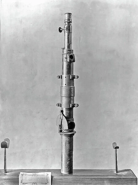 Spectroscope with direct vision built by the scholar Hoffmann and perfected by the Astronomer P. Angelo Secchi. The instrument is preserved in the Astronomical Observatory of Rome. The photo was taken for the occasion of the Exhibition of the History of Science from 1929, Florence