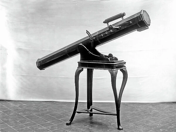Telescope of Padre Guidi from the middle of the XVIII century preserved in the Museum of Science History of Florence. The photo was taken for the occasion of the Exhibition of the History of Science from 1929, Florence