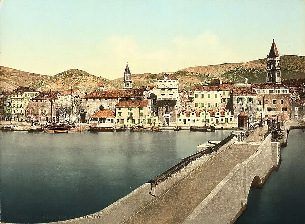 View of the Dalmatian town of Trogir (Tra) from the Ciero Bridge