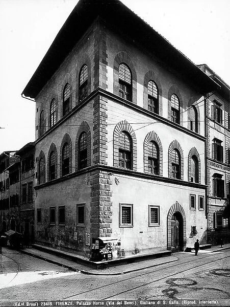 View of two sides ot the Horne Palace. The building is the work of Simone del Pollaiolo (called 'il Cronaca') and is located in Florence