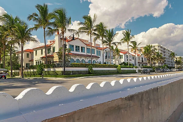 Florida, Palm Beach, mansions along Ocean Drive